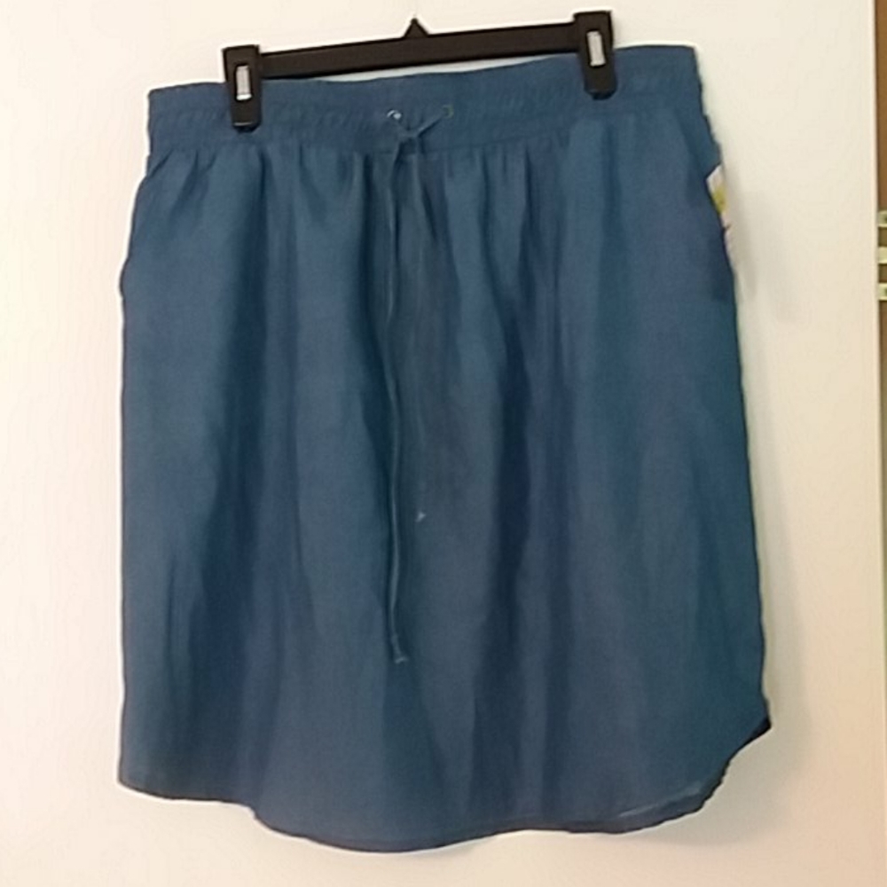 Chambray skirt NWT
